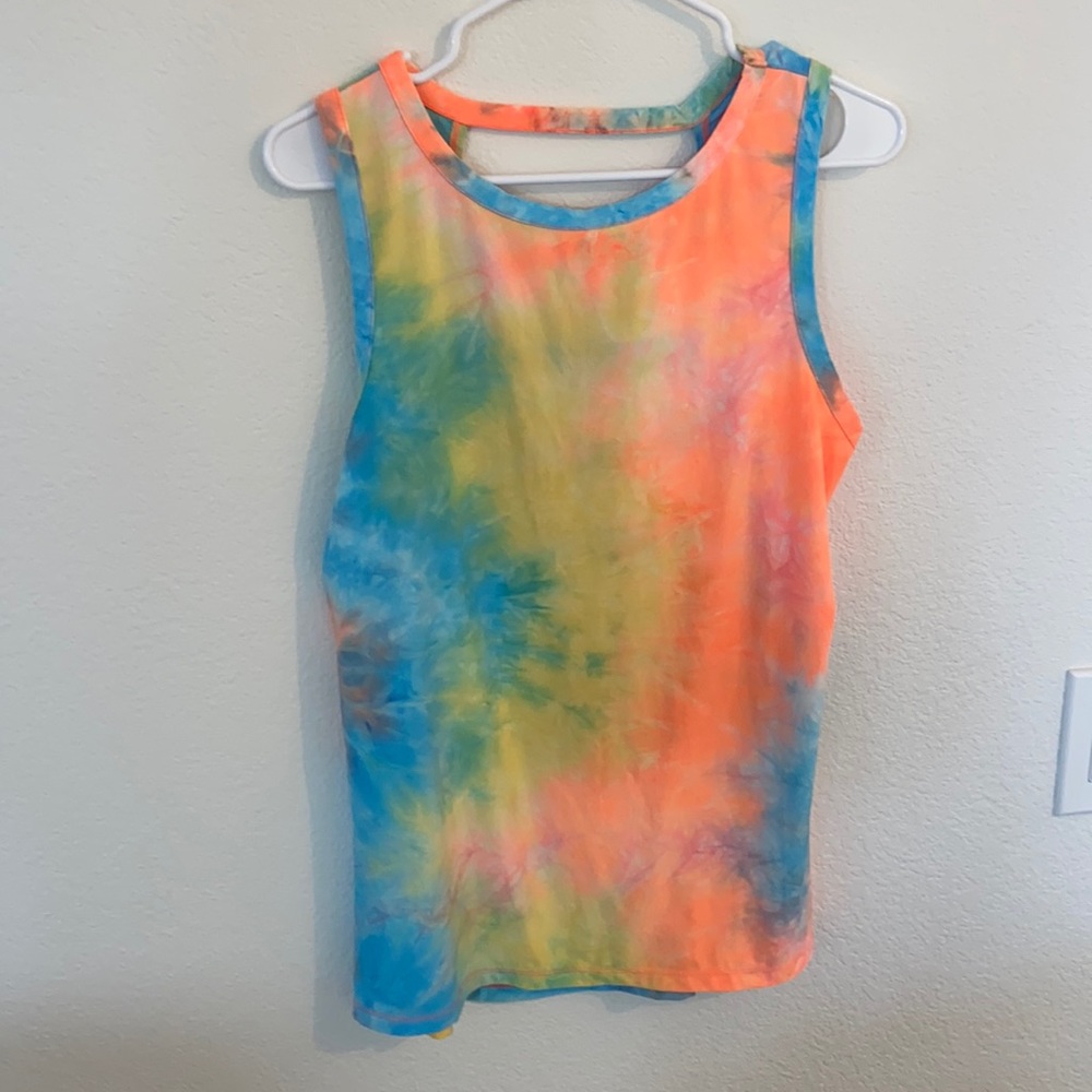 Tie dye tank, non smoker
